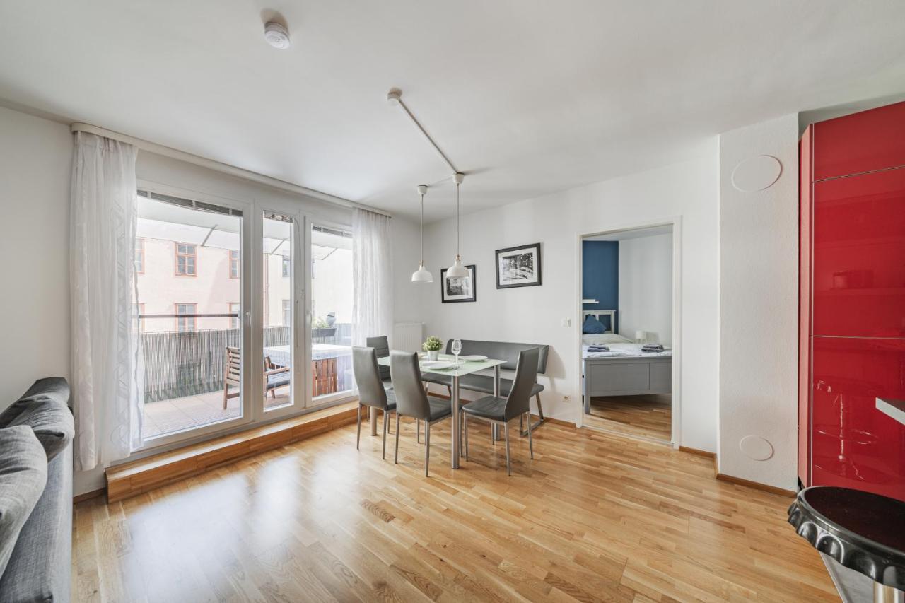 17 C&J'S Apartment Wina Bagian luar foto