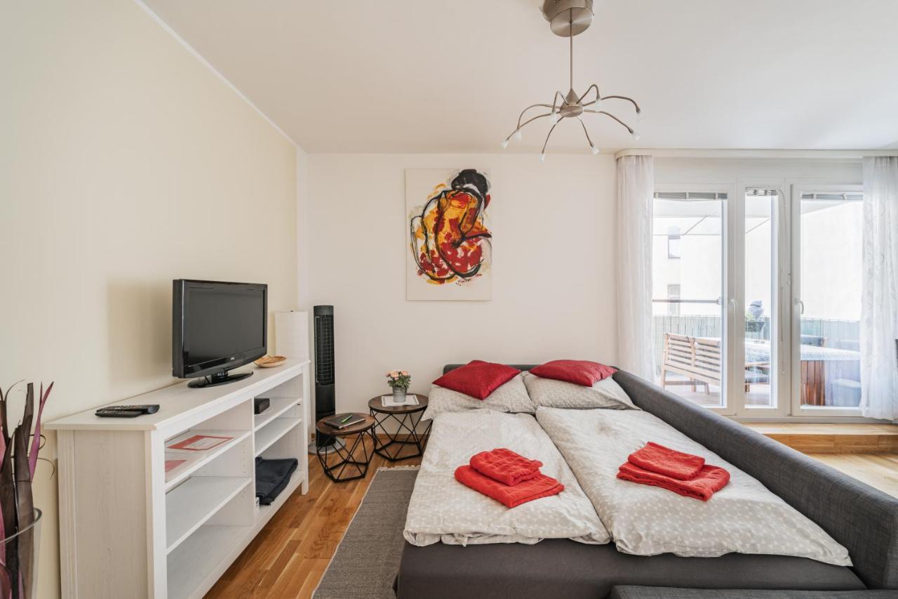 17 C&J'S Apartment Wina Bagian luar foto