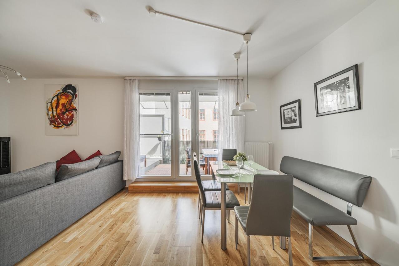 17 C&J'S Apartment Wina Bagian luar foto