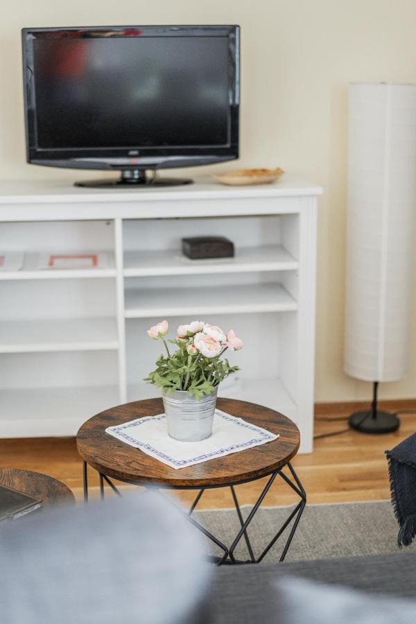 17 C&J'S Apartment Wina Bagian luar foto