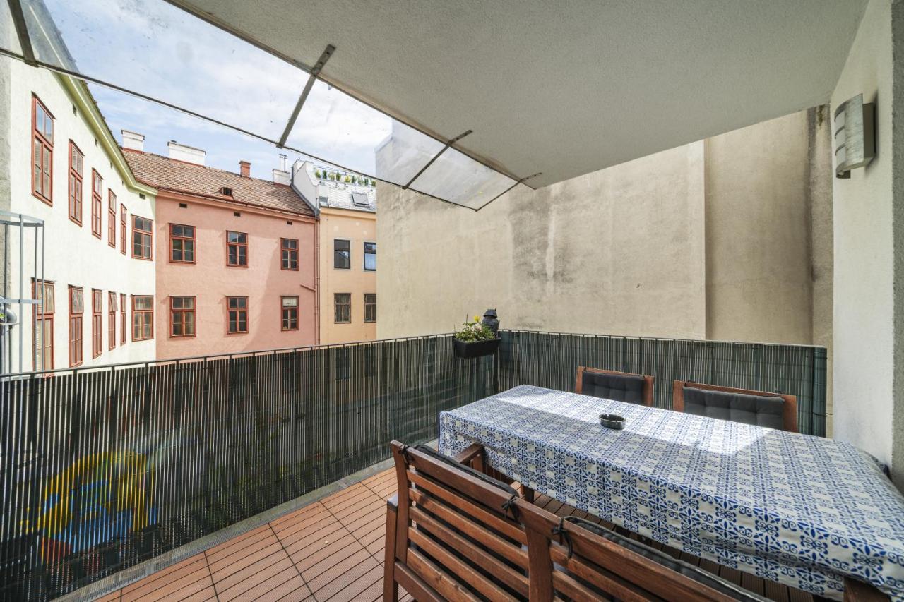 17 C&J'S Apartment Wina Bagian luar foto