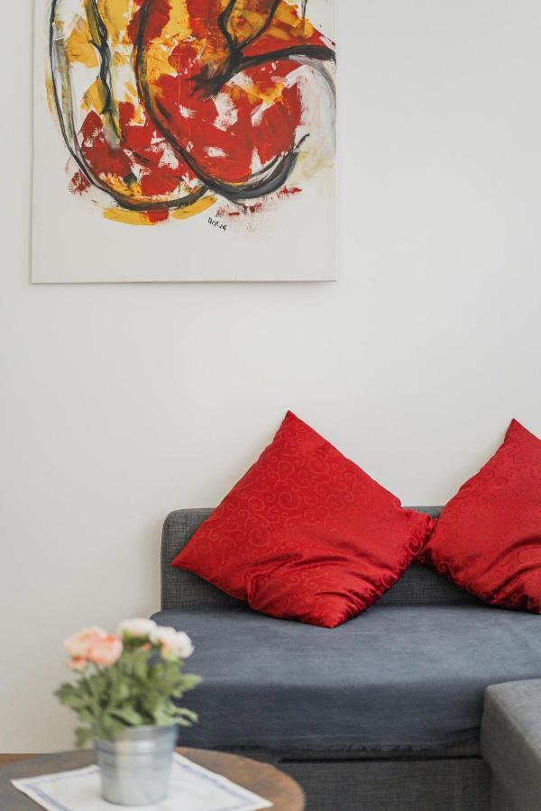 17 C&J'S Apartment Wina Bagian luar foto