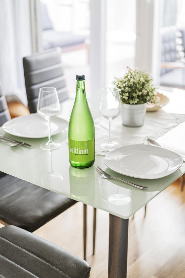 17 C&J'S Apartment Wina Bagian luar foto