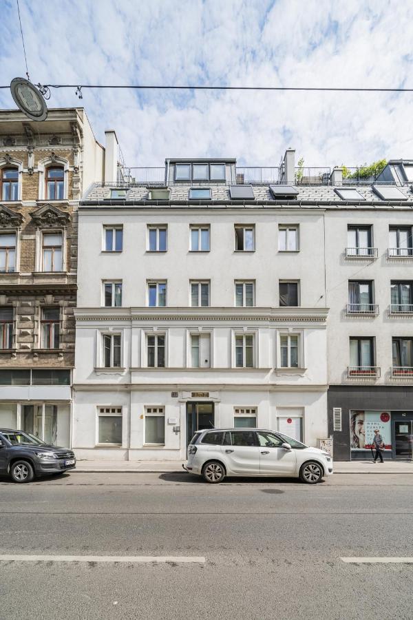 17 C&J'S Apartment Wina Bagian luar foto